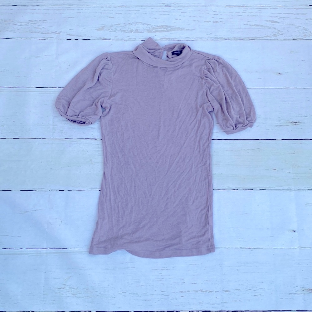⭐️ 2/$25 ⭐️ Gap cuff sleeve high neck shirt - Picture 1 of 2